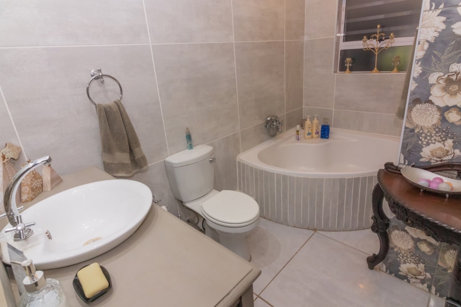6 Bedroom Property for Sale in Elandia Free State
